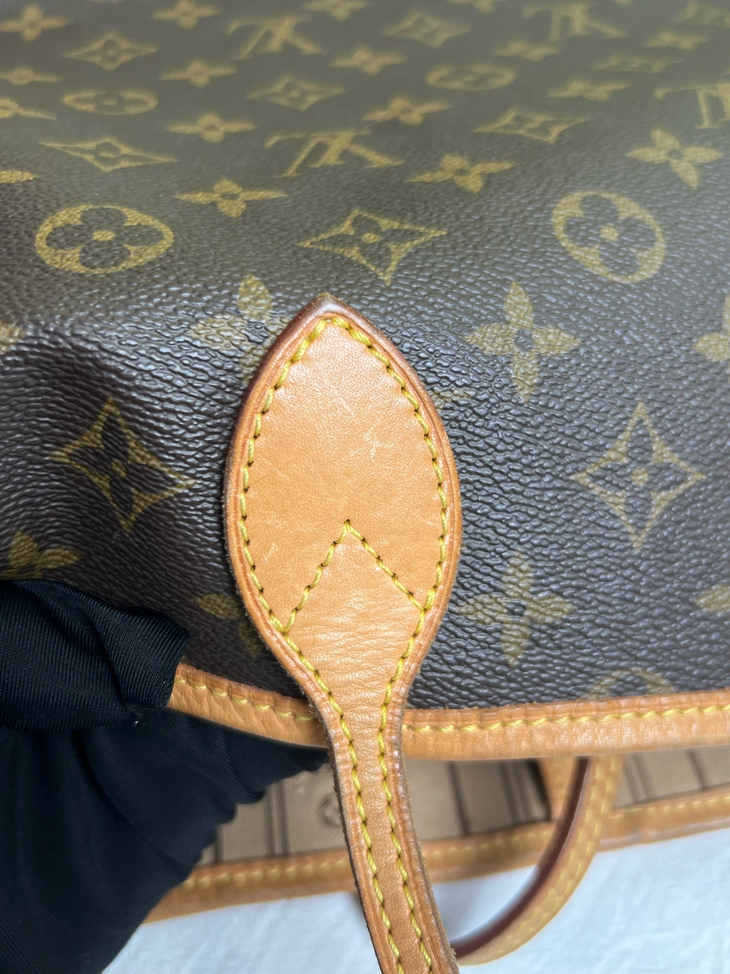 Louis Vuitton Shoulder Bag
