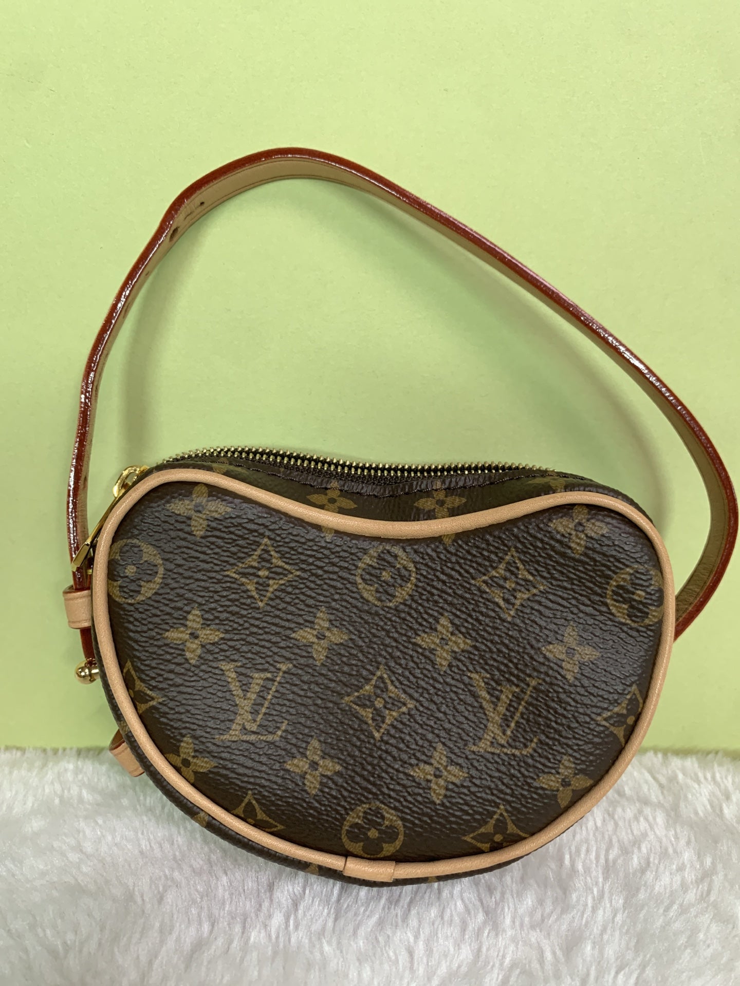 Louis Vuitton Shoulder Bag