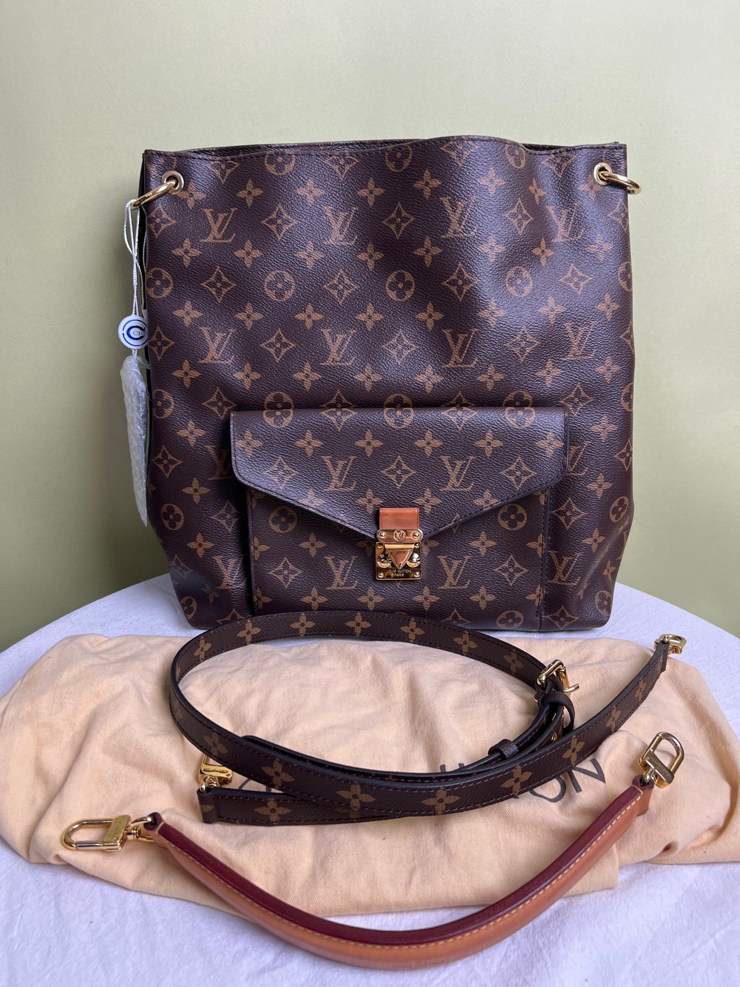 Louis Vuitton Tote