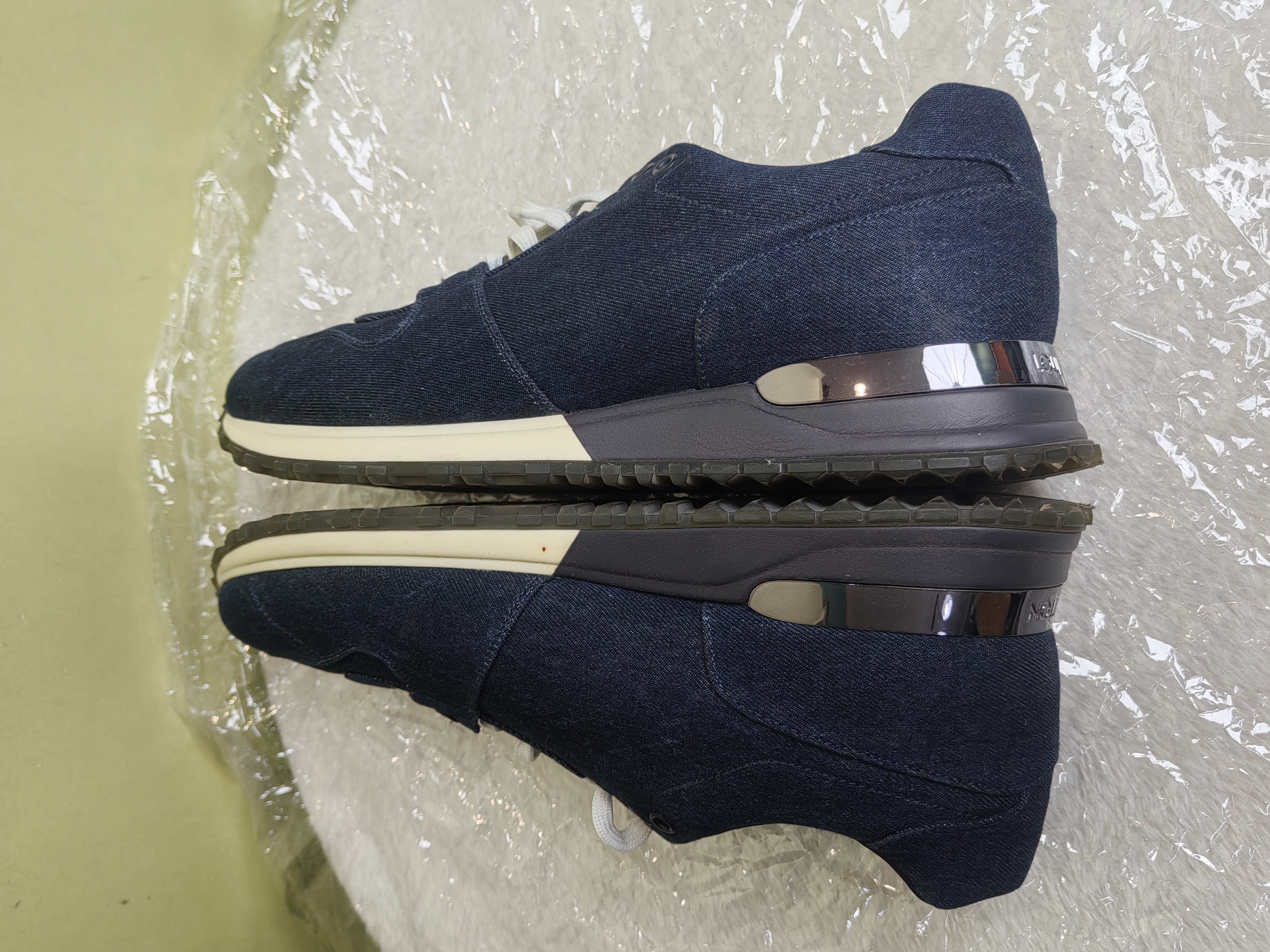 Louis Vuitton Athletic sneakers