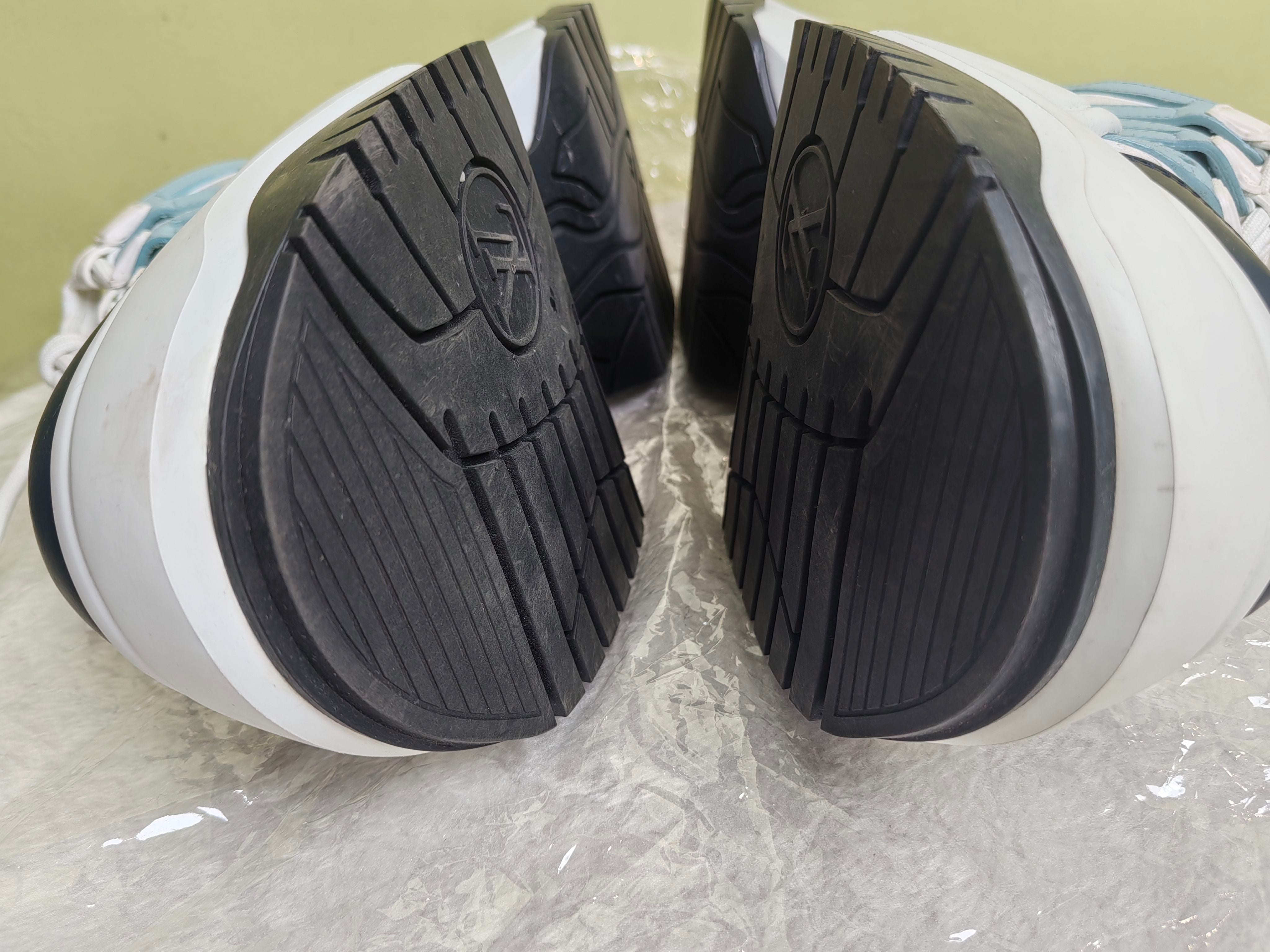 Louis Vuitton Athletic sneakers