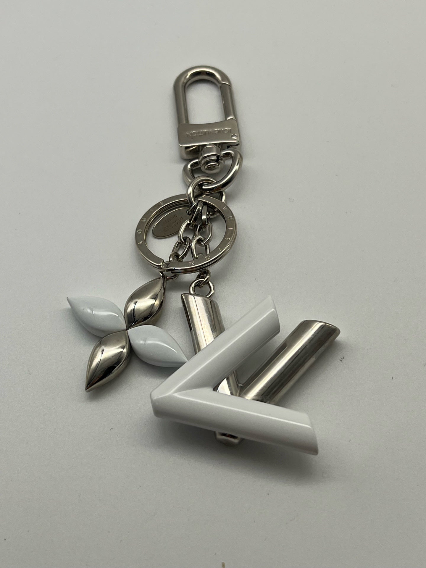 Louis Vuitton White Key ring/Key holder