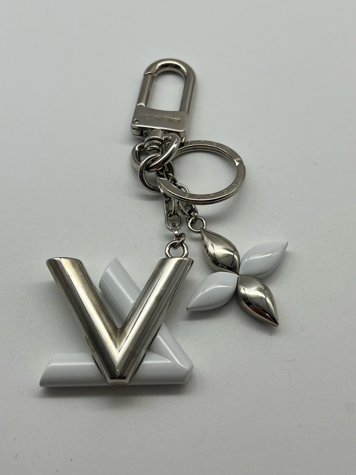 Louis Vuitton White Key ring/Key holder
