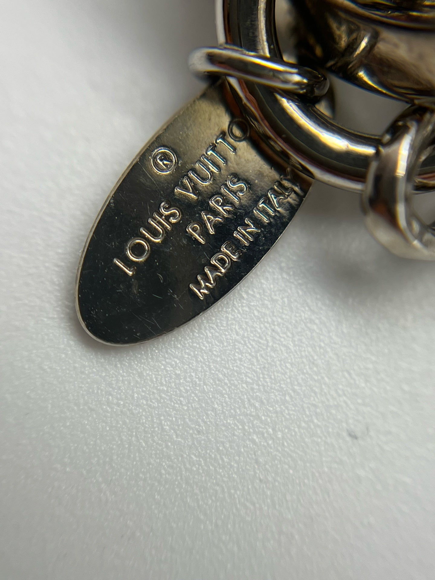 Louis Vuitton White Key ring/Key holder