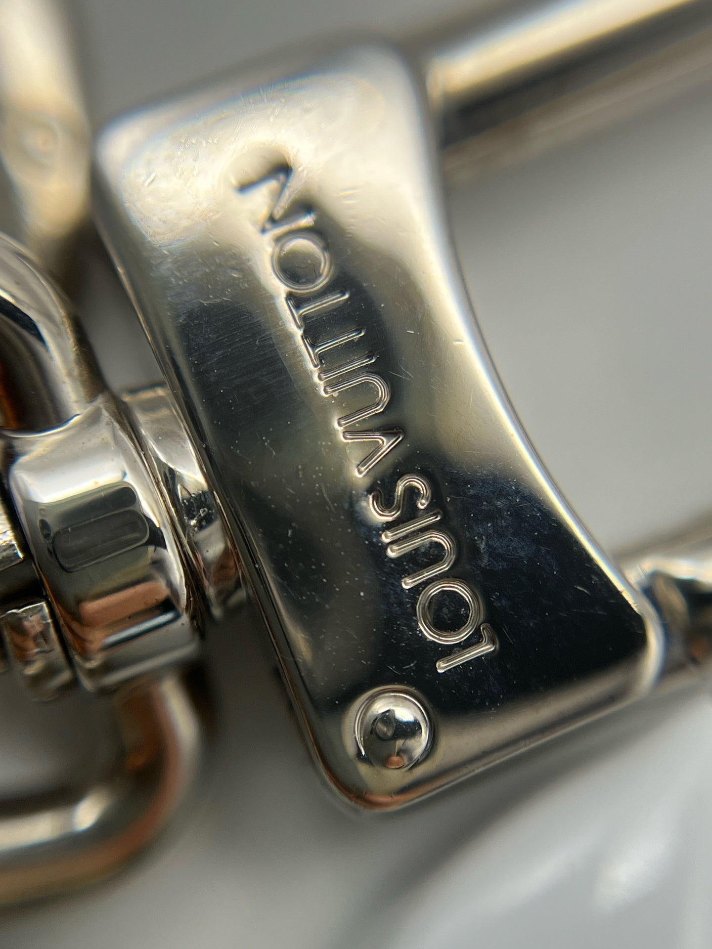Louis Vuitton White Key ring/Key holder