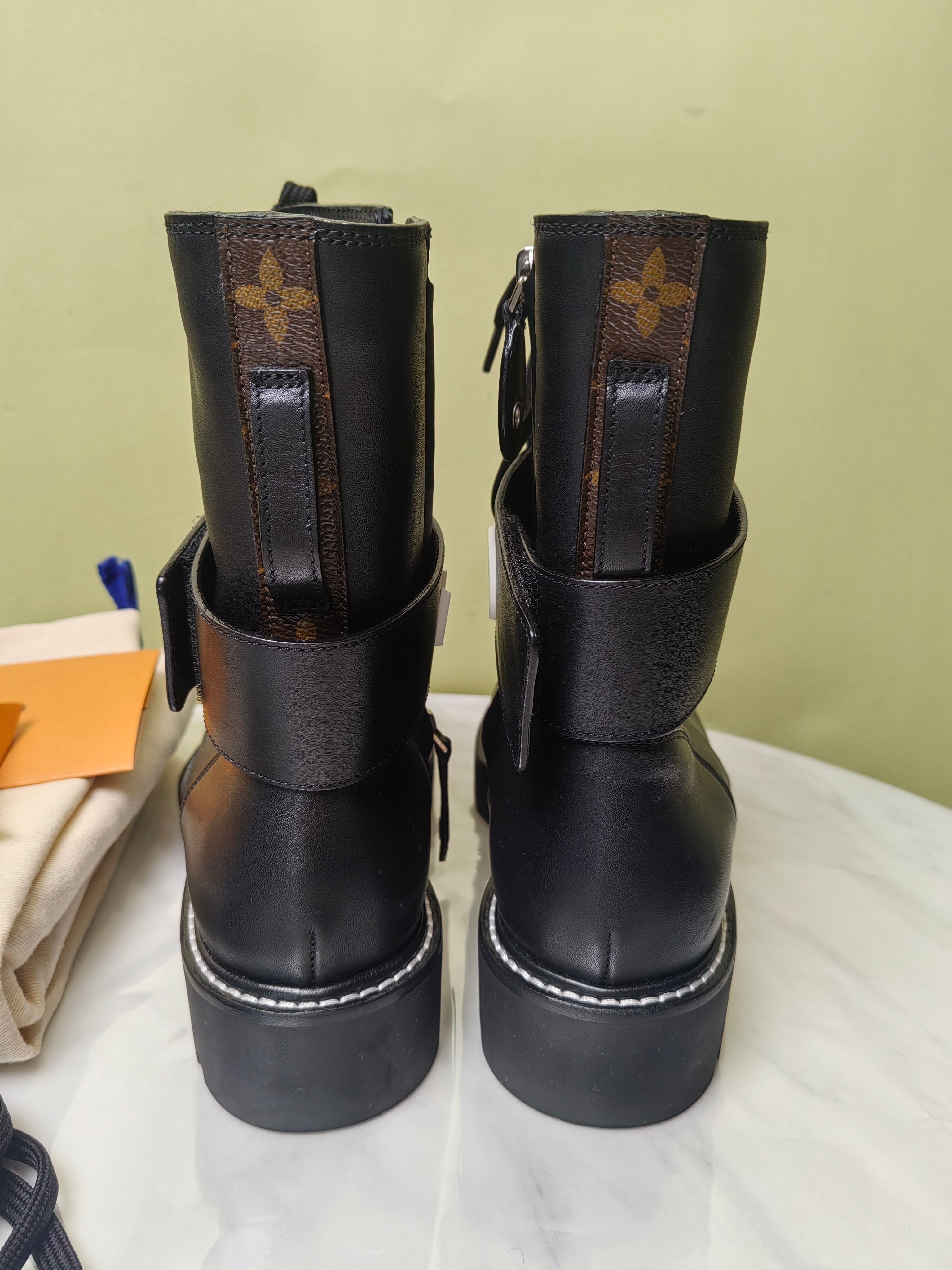 Louis Vuitton Black Lita boots