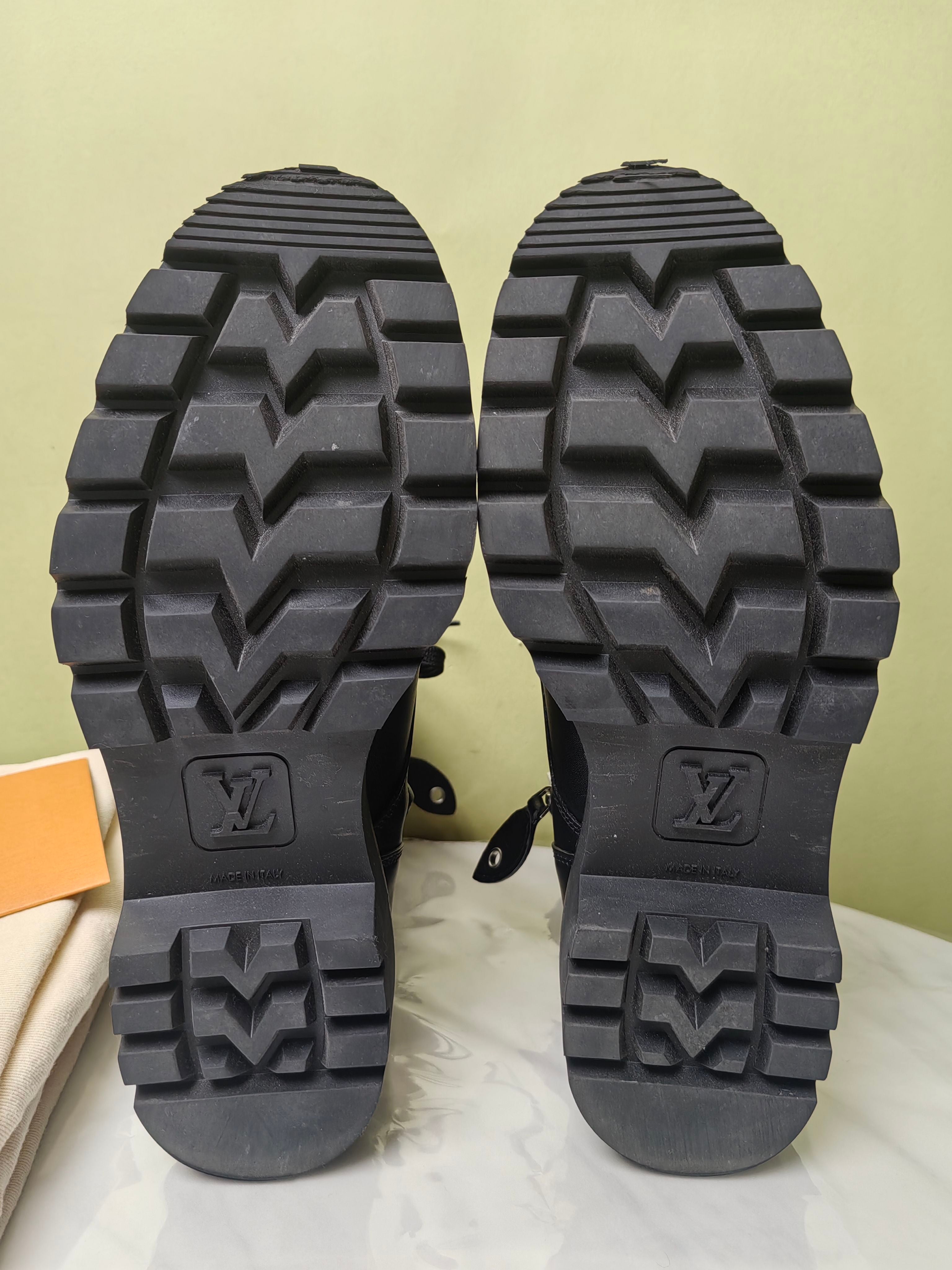 Louis Vuitton Black Lita boots