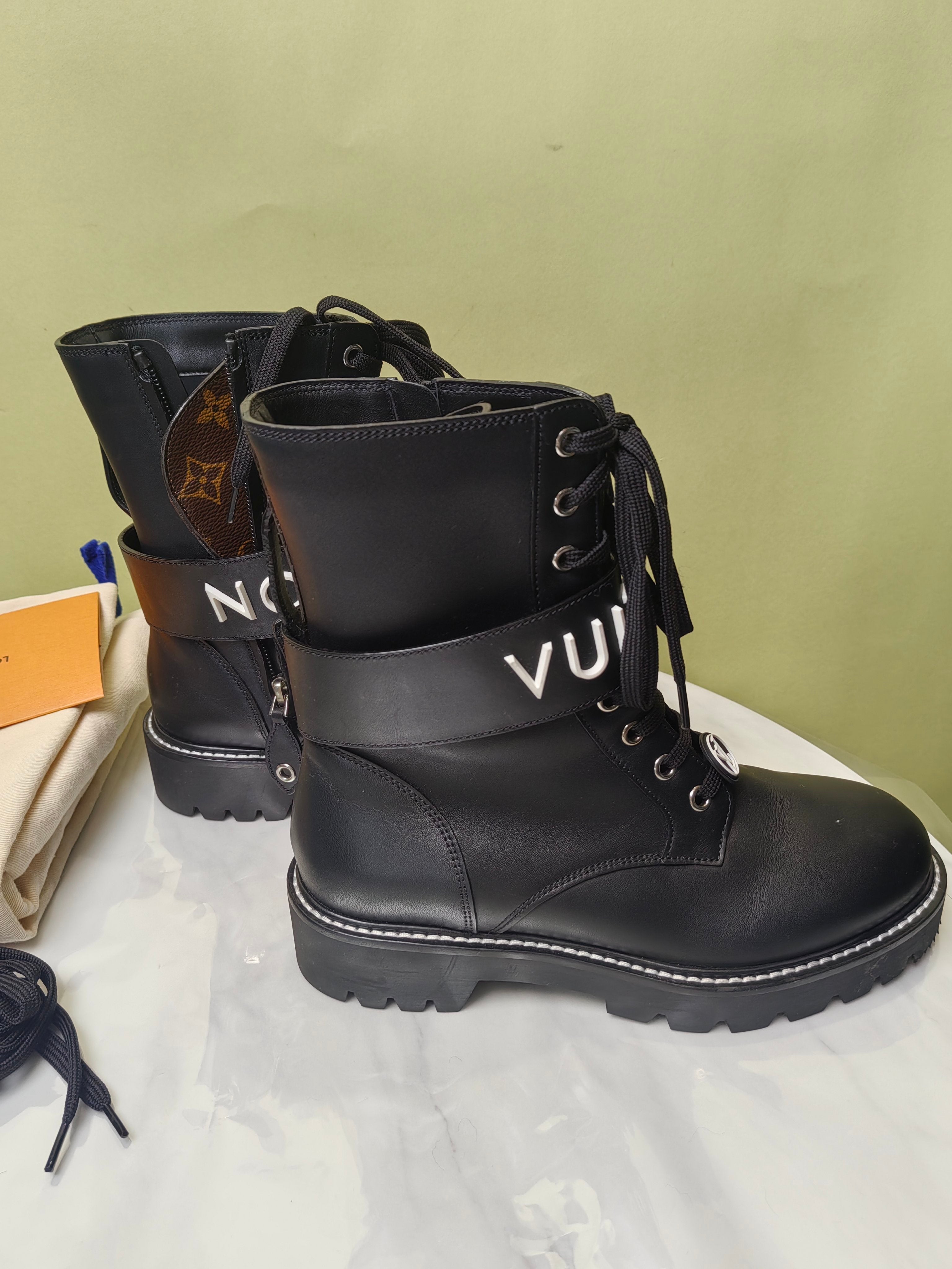 Louis Vuitton Black Lita boots