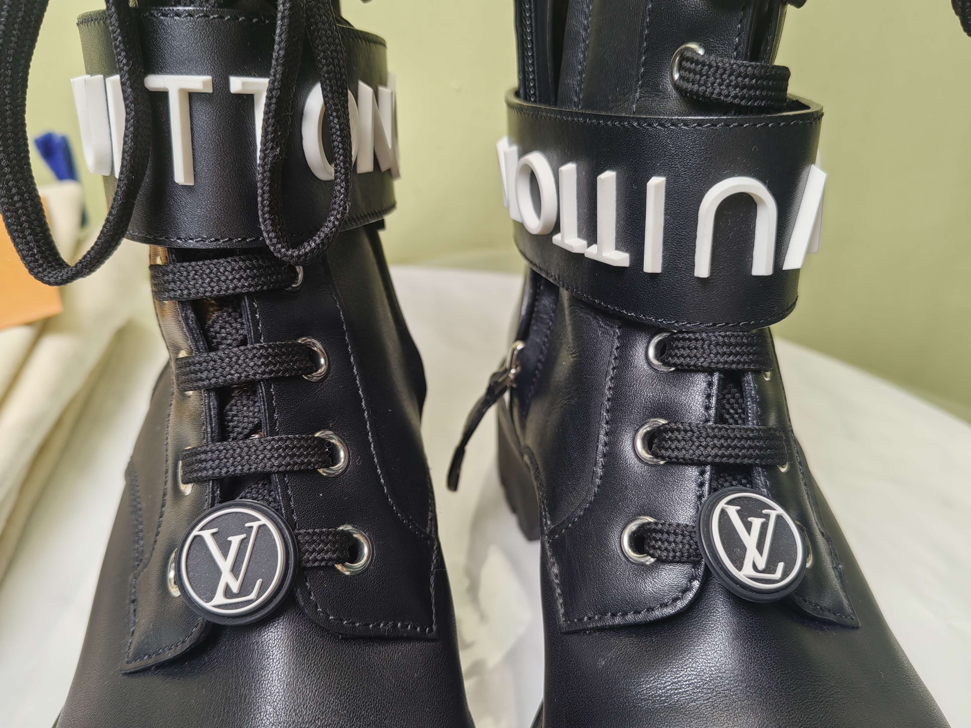 Louis Vuitton Black Lita boots