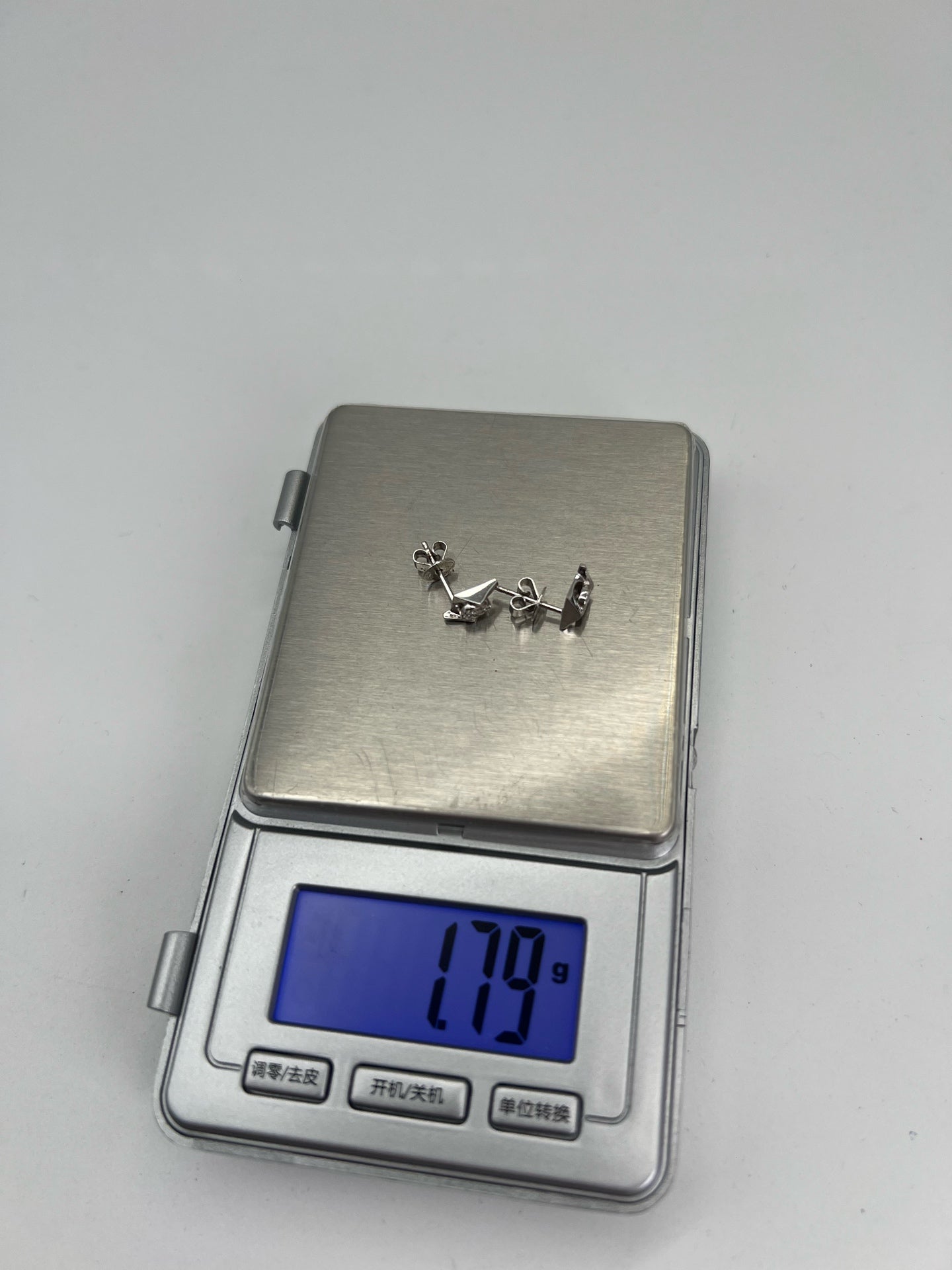空白 Silver