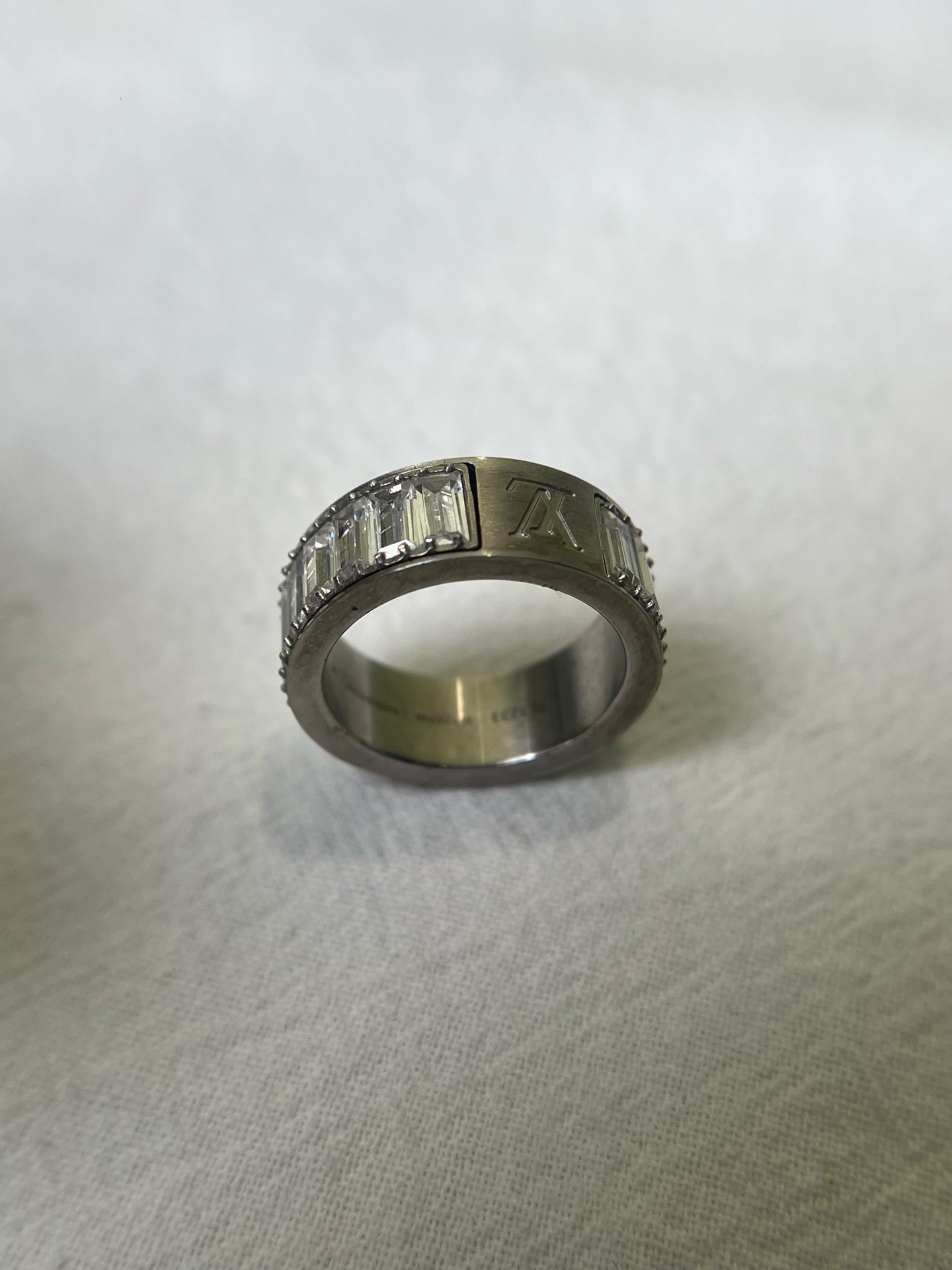 Louis Vuitton Metal Silver Ring