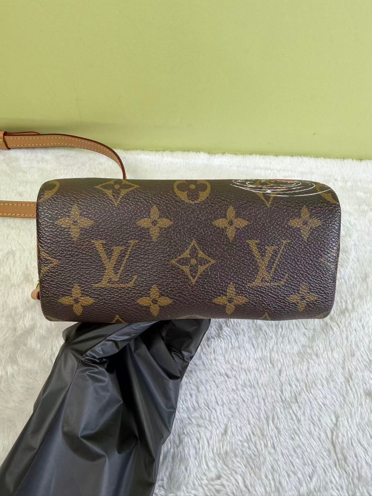 Louis Vuitton Crossbody