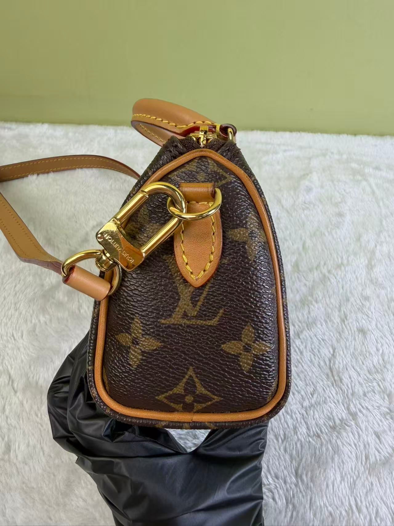 Louis Vuitton Crossbody