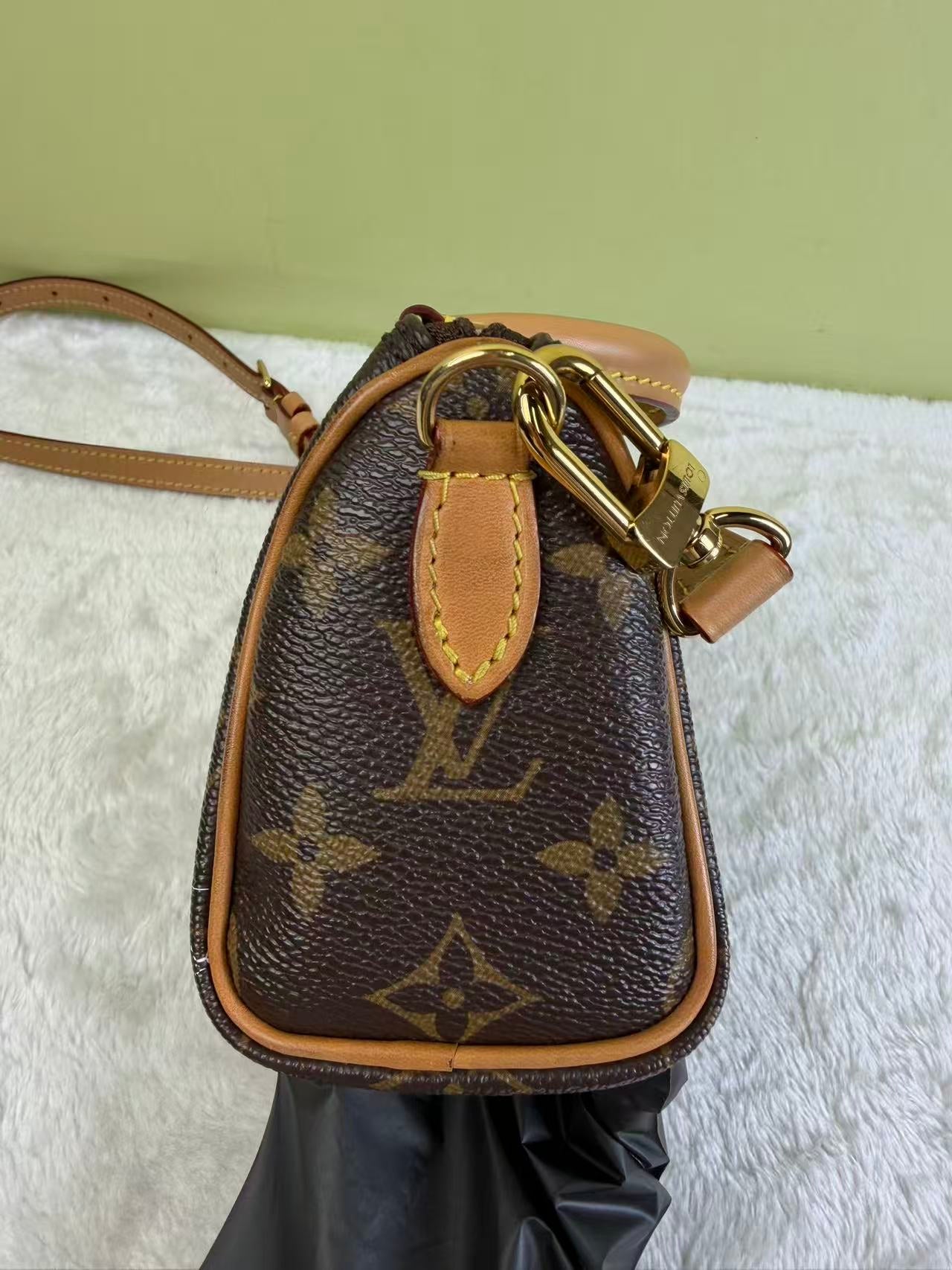 Louis Vuitton Crossbody