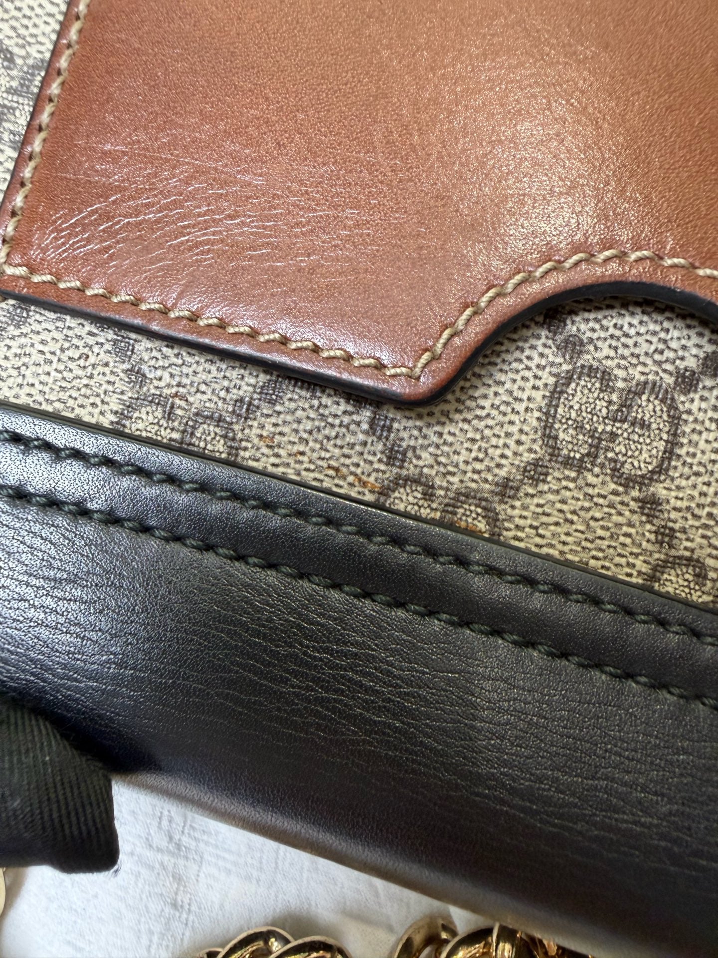 Gucci Shoulder Bag
