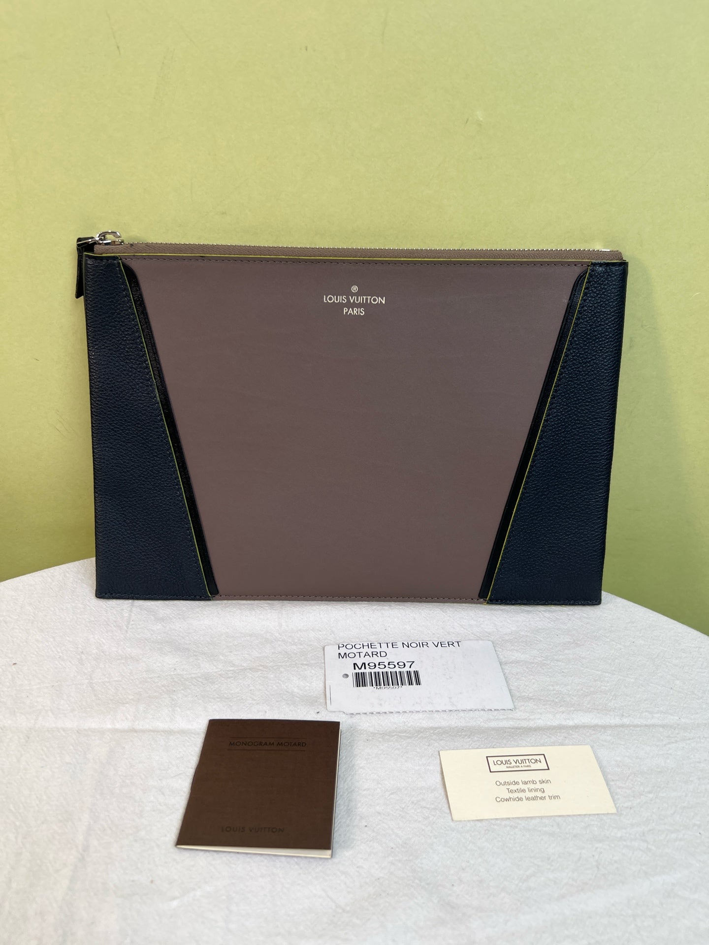 Louis Vuitton Clutch